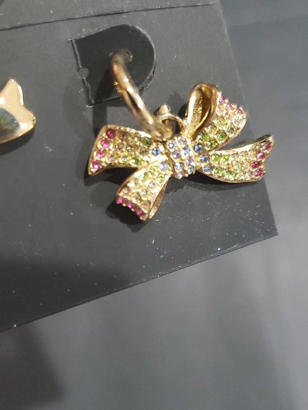 Coach gold tone multicolored pave crystal gemstone bow shape earrings brand new - Picture 4 of 4